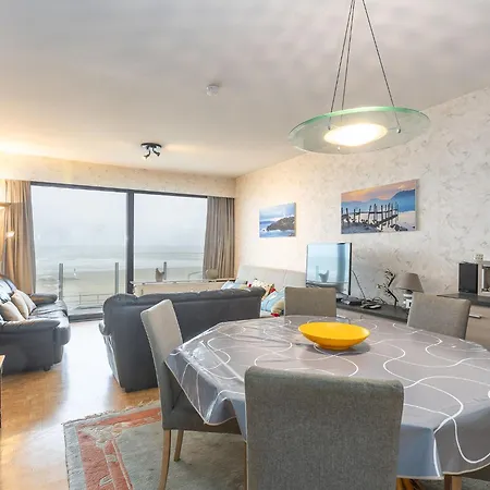 On The First Floor With Sea View