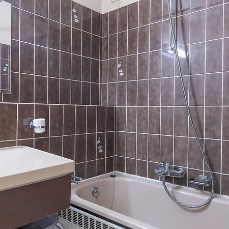 شقة On The First Floor With Sea View ميدل كيرك