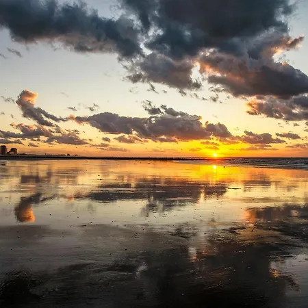 On The First Floor With Sea View